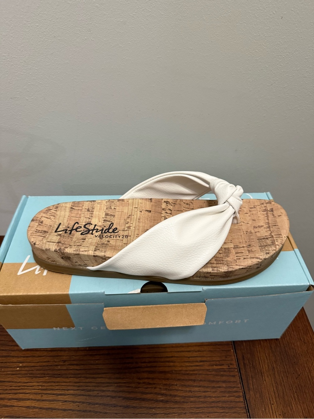 Life Stride Velocity White Cork Knot-Top Women's Slide Sandal flip flop NEW